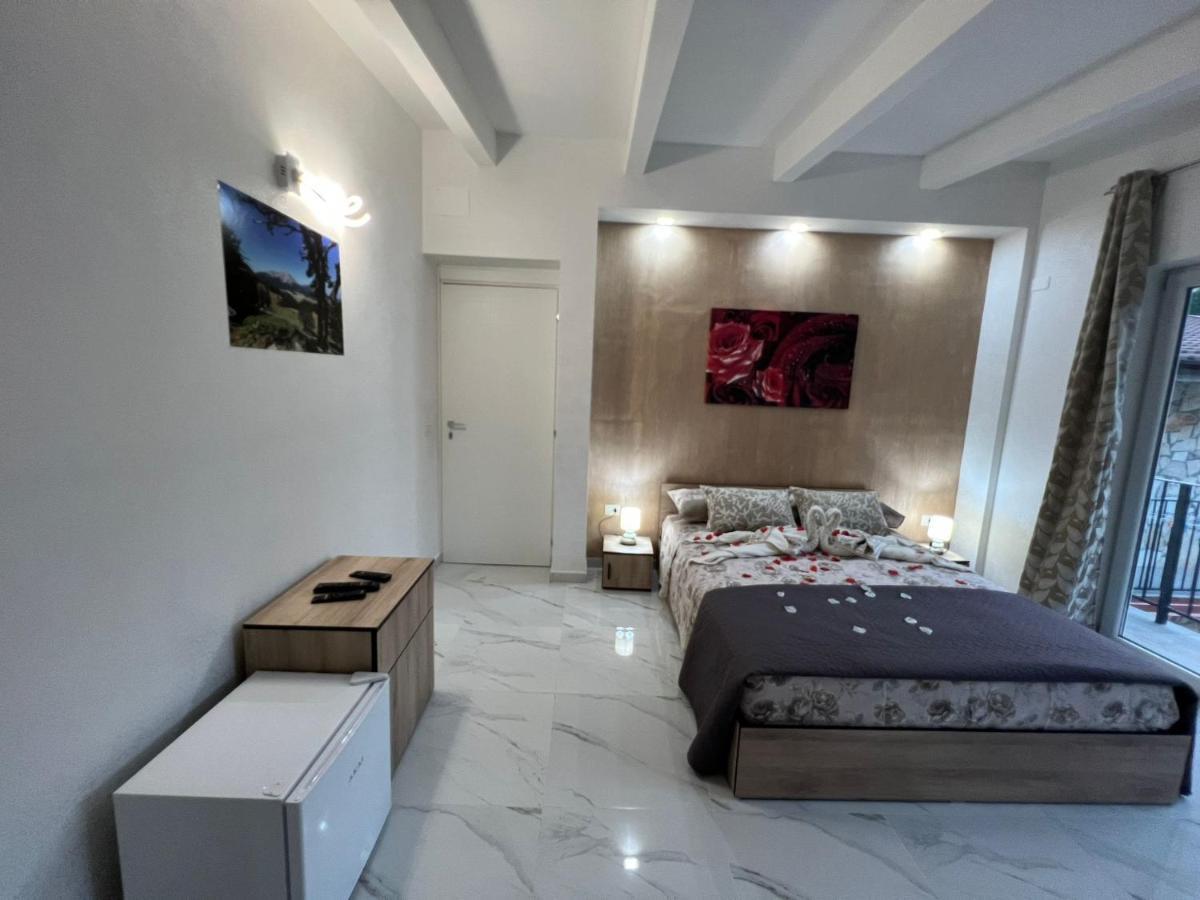 L'Oasi Del Raganello Bed & Breakfast Civita Exterior photo